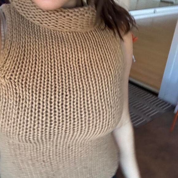 Ann Taylor Loft Women's Small Sweater Vest Tan Wool Chunky Knit Turtleneck - Picture 1 of 3